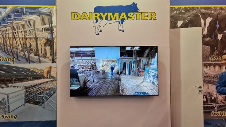 85 inch tv scherm aan wand in hardenberg