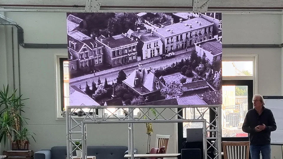 groot tv scherm presentatie enschede