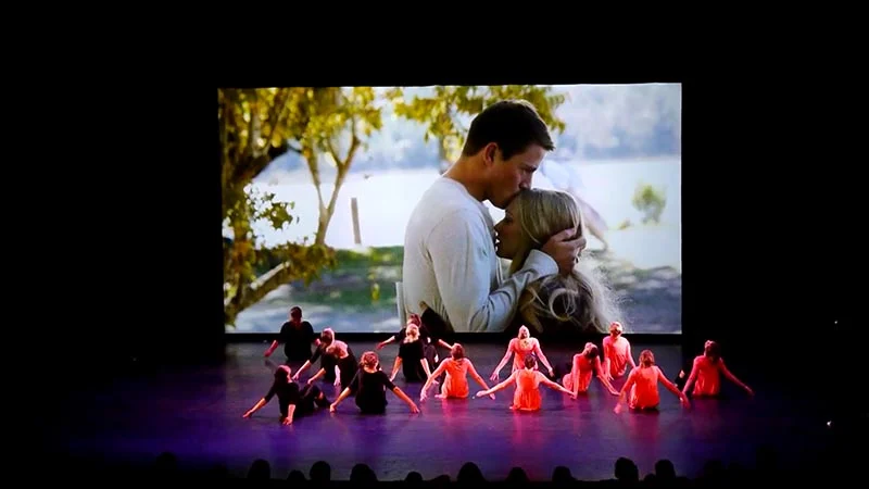 beamer met decorprojectie theater almelo