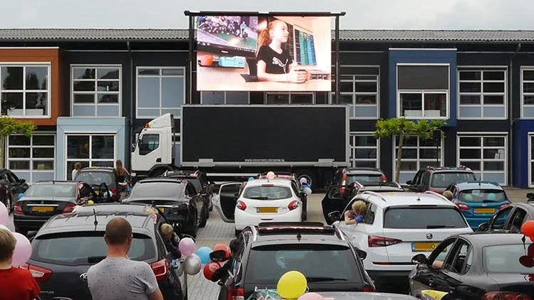 groot led scherm drive in bioscoop nijmegen