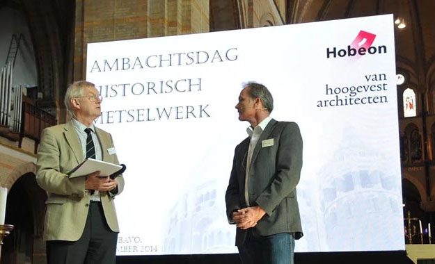 Beeld en geluid huren met draadloze microfonie voor presentatie en congressen door heel Nederland