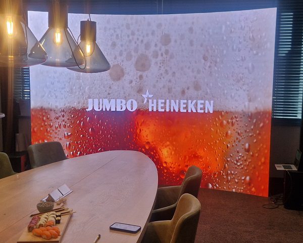 Curved LED scherm huren met hoge resolutie